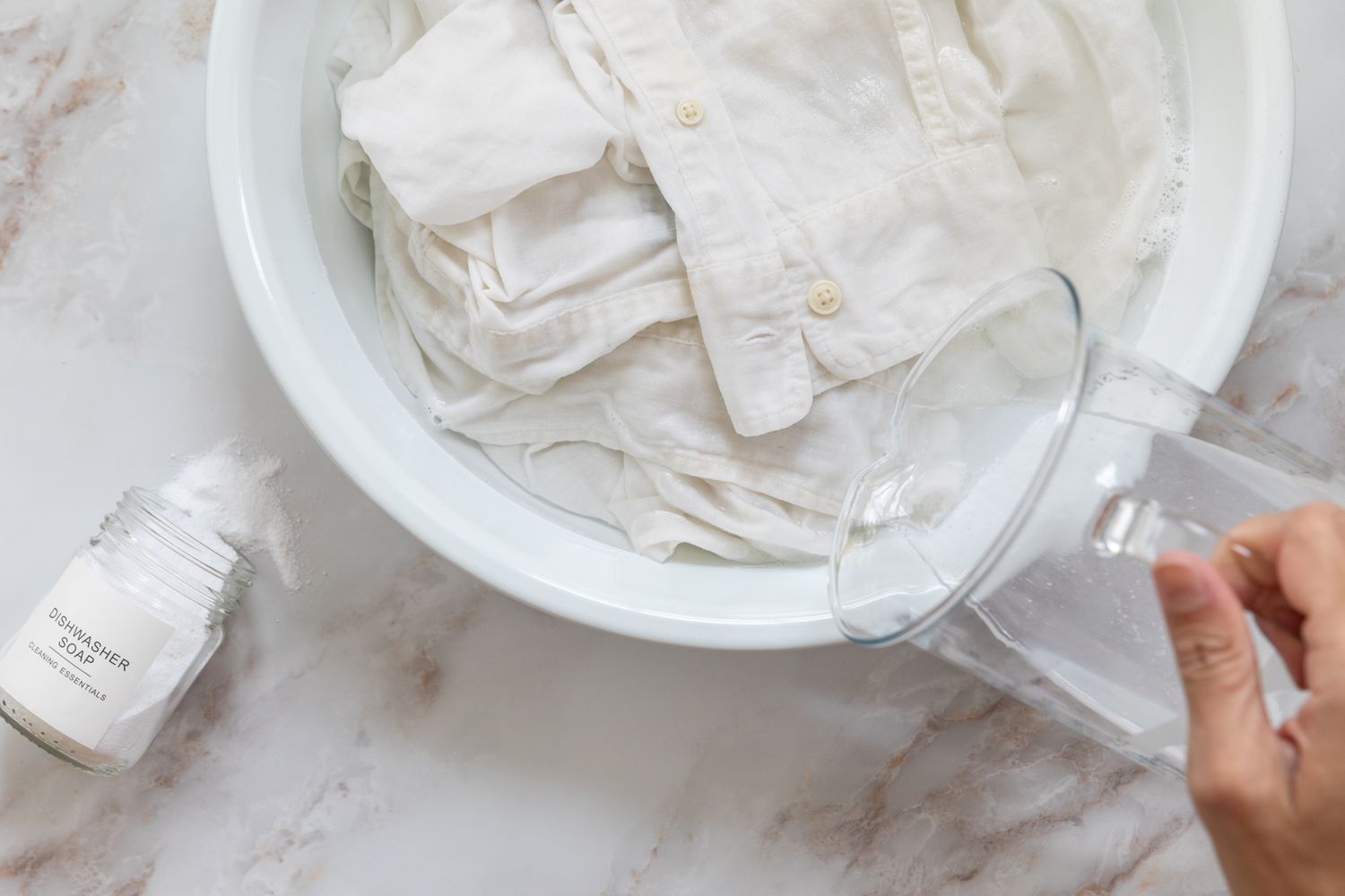 Why White-Clothes Laundry Liquids Are Different